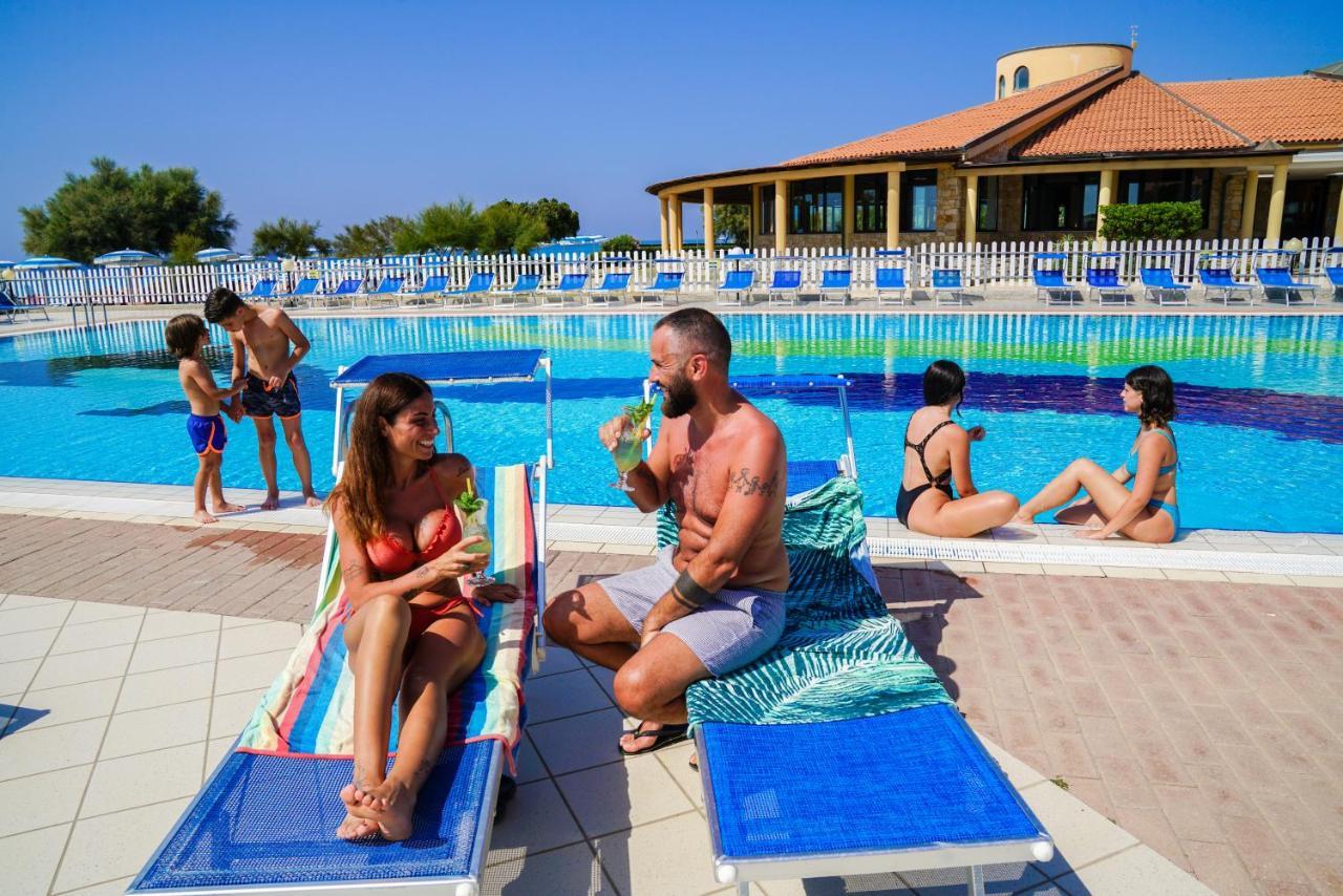 Villaggio Torre Ruffa Robinson Capo Vaticano Extérieur photo